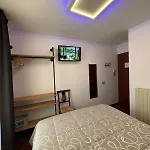 Hotel Bucaneve
