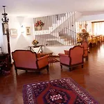 Hotel Bucaneve