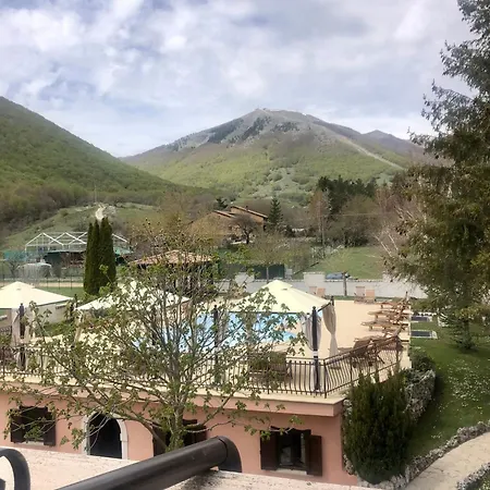 Hotel Bucaneve