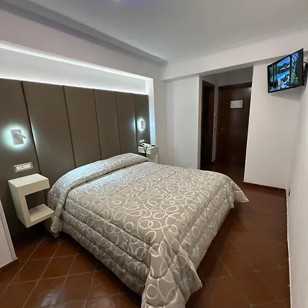 Hotel Bucaneve 3*