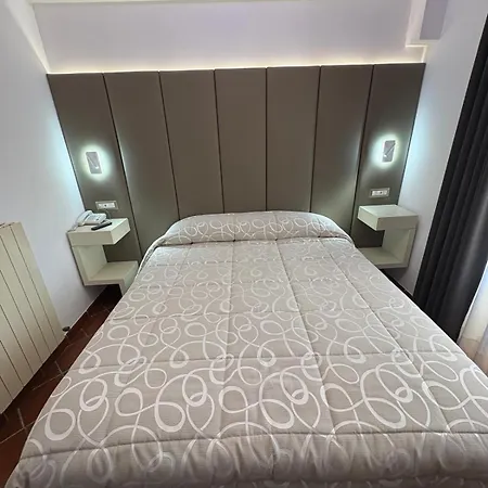 Bucaneve Hotel 3*