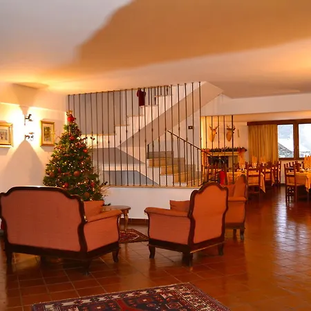 Отель Bucaneve 3*