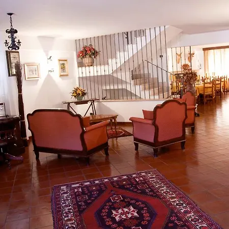 Отель Bucaneve