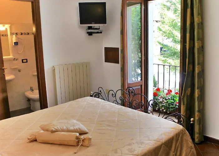 Bucaneve Отель 3*