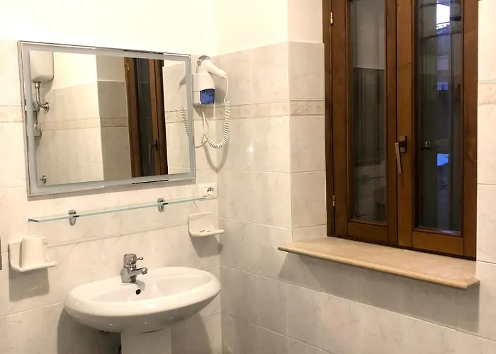 Отель Bucaneve 3*