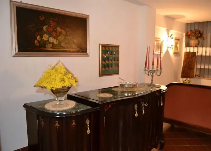 Отель Bucaneve 3*