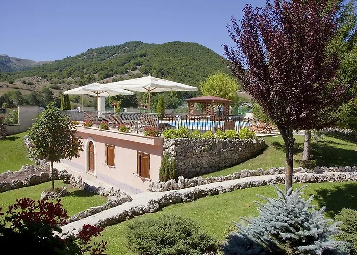 Отель Bucaneve Пескассероли