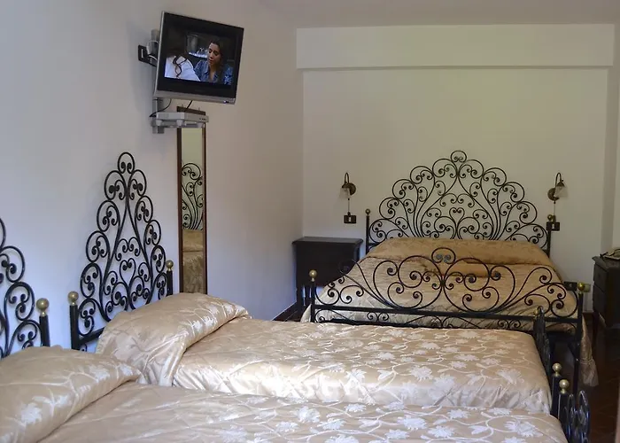 Отель Bucaneve Пескассероли